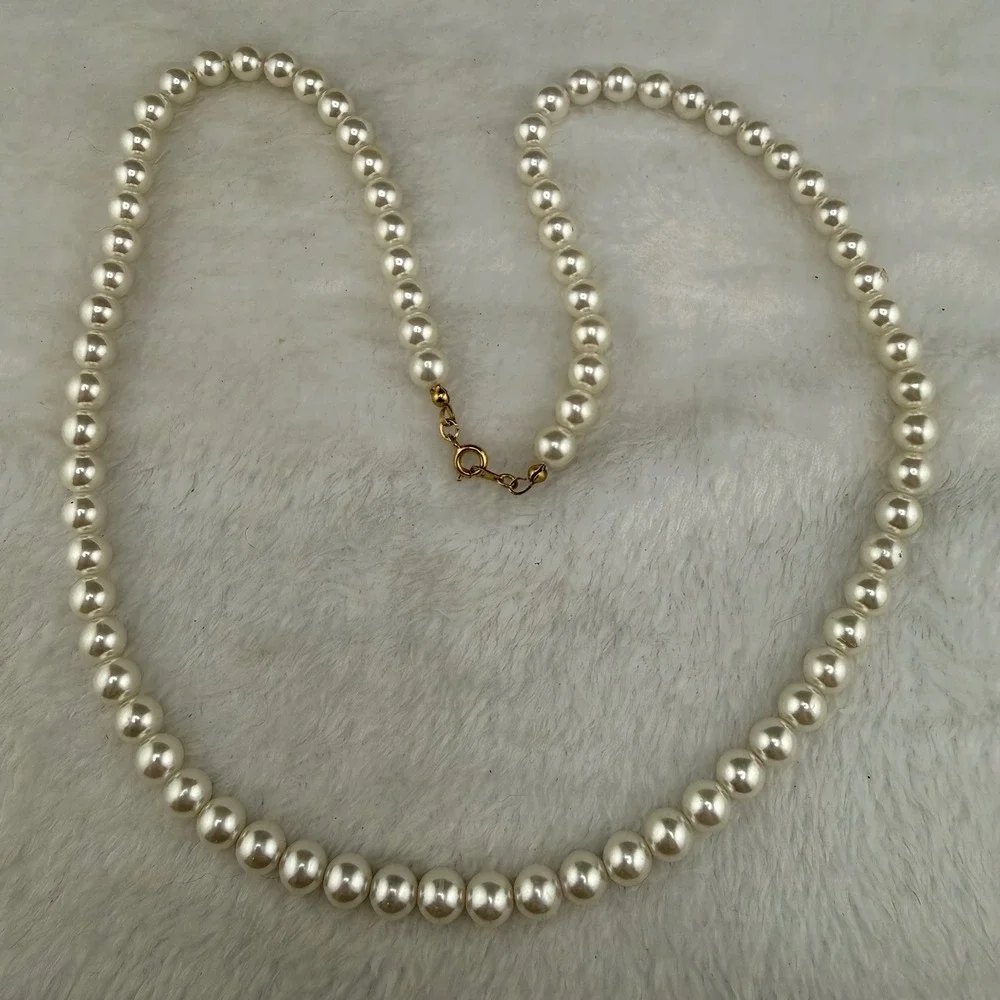 Vintage Faux Pearl Necklace Cream 8mm Beads Gold Tone Clasp 25